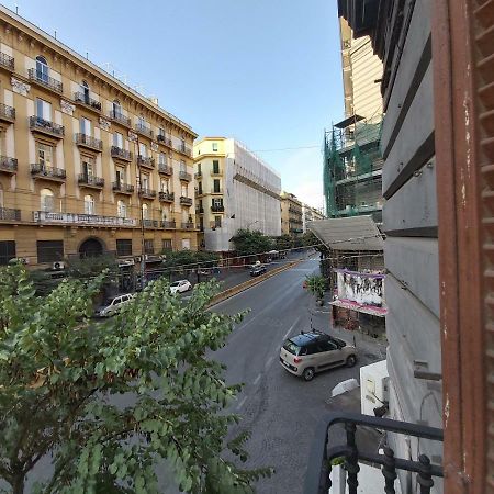 Dormire A Napoli Centro Holiday House Casa Vacanza ภายนอก รูปภาพ