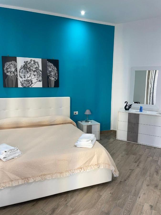 Dormire A Napoli Centro Holiday House Casa Vacanza ภายนอก รูปภาพ