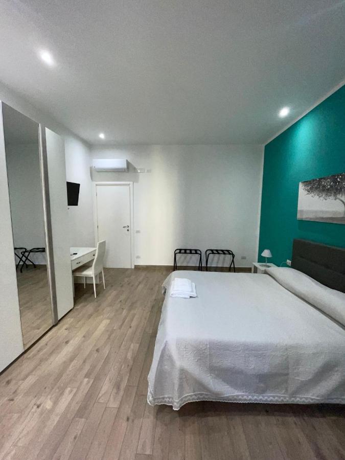 Dormire A Napoli Centro Holiday House Casa Vacanza ภายนอก รูปภาพ