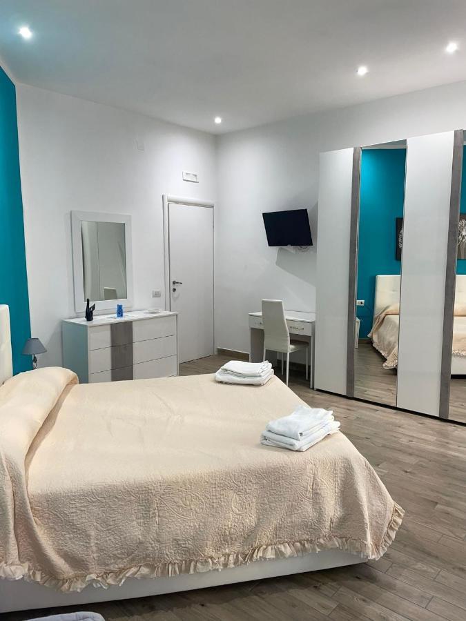 Dormire A Napoli Centro Holiday House Casa Vacanza ภายนอก รูปภาพ