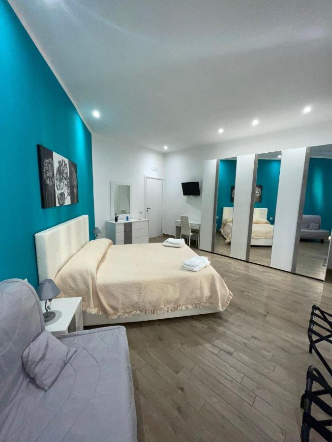 Dormire A Napoli Centro Holiday House Casa Vacanza ภายนอก รูปภาพ