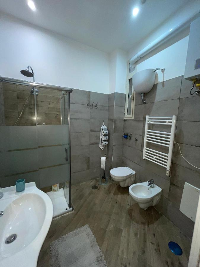 Dormire A Napoli Centro Holiday House Casa Vacanza ภายนอก รูปภาพ