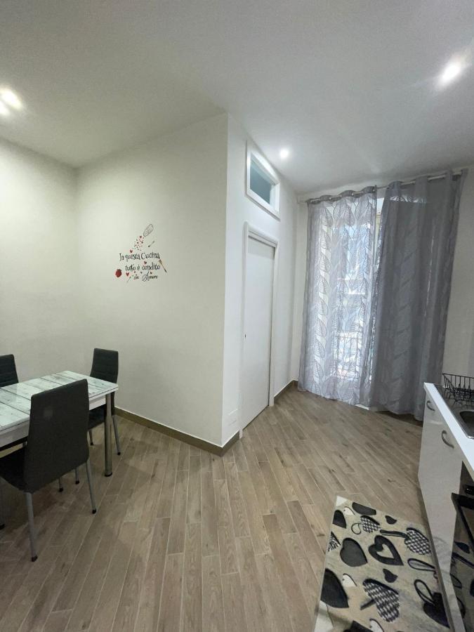 Dormire A Napoli Centro Holiday House Casa Vacanza ภายนอก รูปภาพ