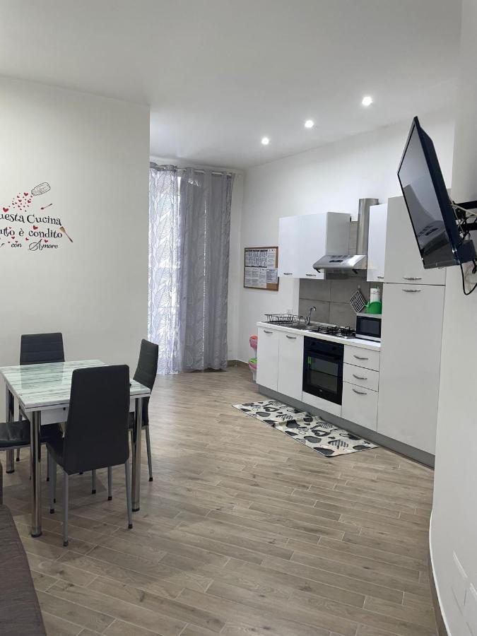 Dormire A Napoli Centro Holiday House Casa Vacanza ภายนอก รูปภาพ