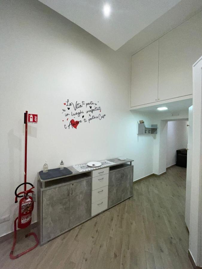 Dormire A Napoli Centro Holiday House Casa Vacanza ภายนอก รูปภาพ