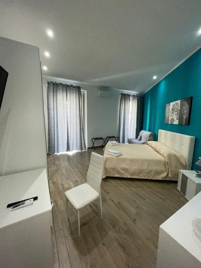 Dormire A Napoli Centro Holiday House Casa Vacanza ภายนอก รูปภาพ