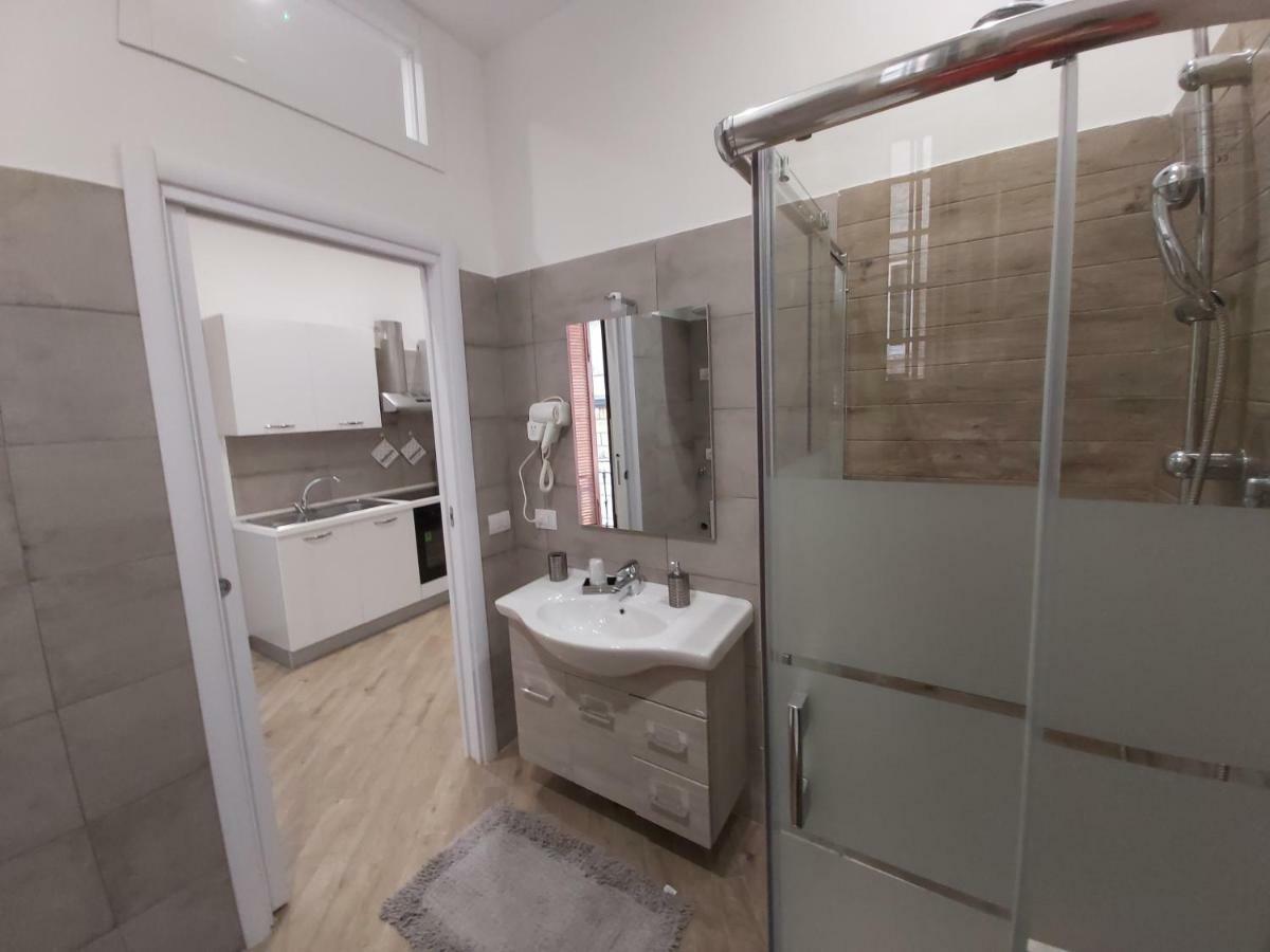 Dormire A Napoli Centro Holiday House Casa Vacanza ภายนอก รูปภาพ