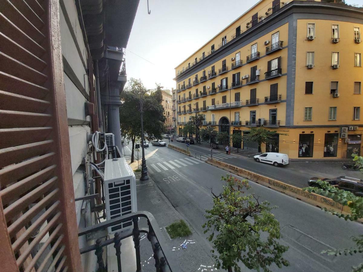 Dormire A Napoli Centro Holiday House Casa Vacanza ภายนอก รูปภาพ