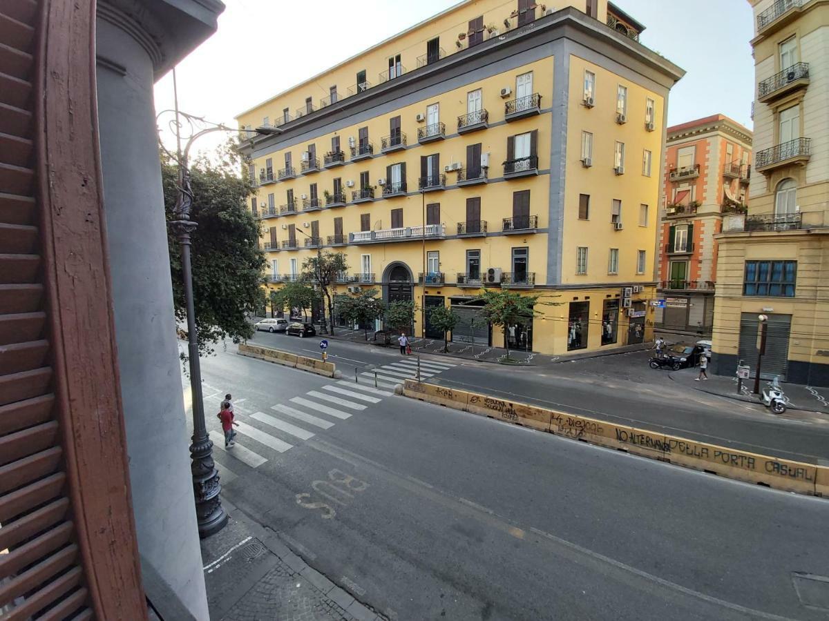 Dormire A Napoli Centro Holiday House Casa Vacanza ภายนอก รูปภาพ