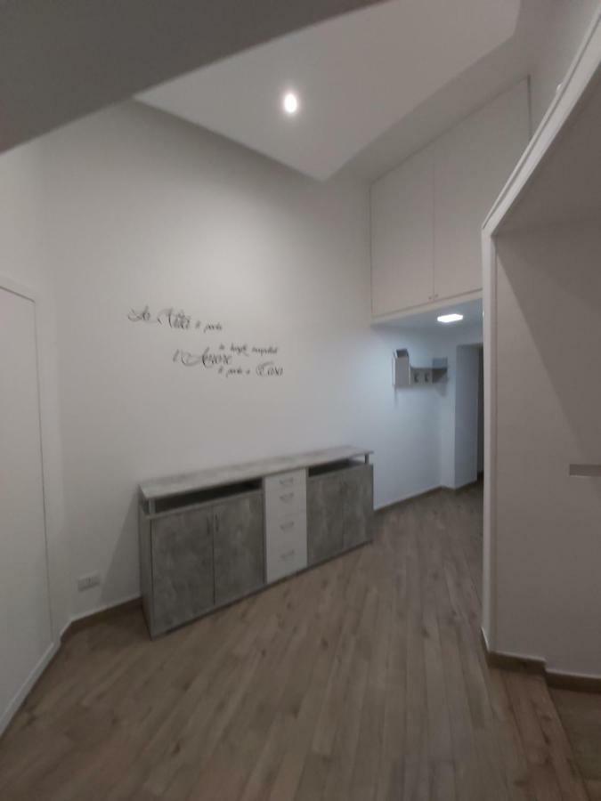 Dormire A Napoli Centro Holiday House Casa Vacanza ภายนอก รูปภาพ