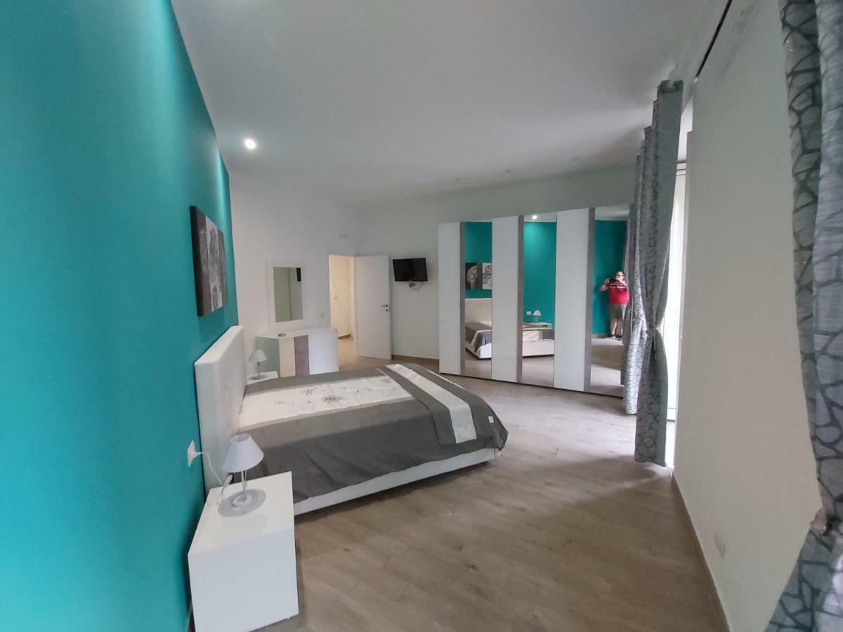 Dormire A Napoli Centro Holiday House Casa Vacanza ภายนอก รูปภาพ