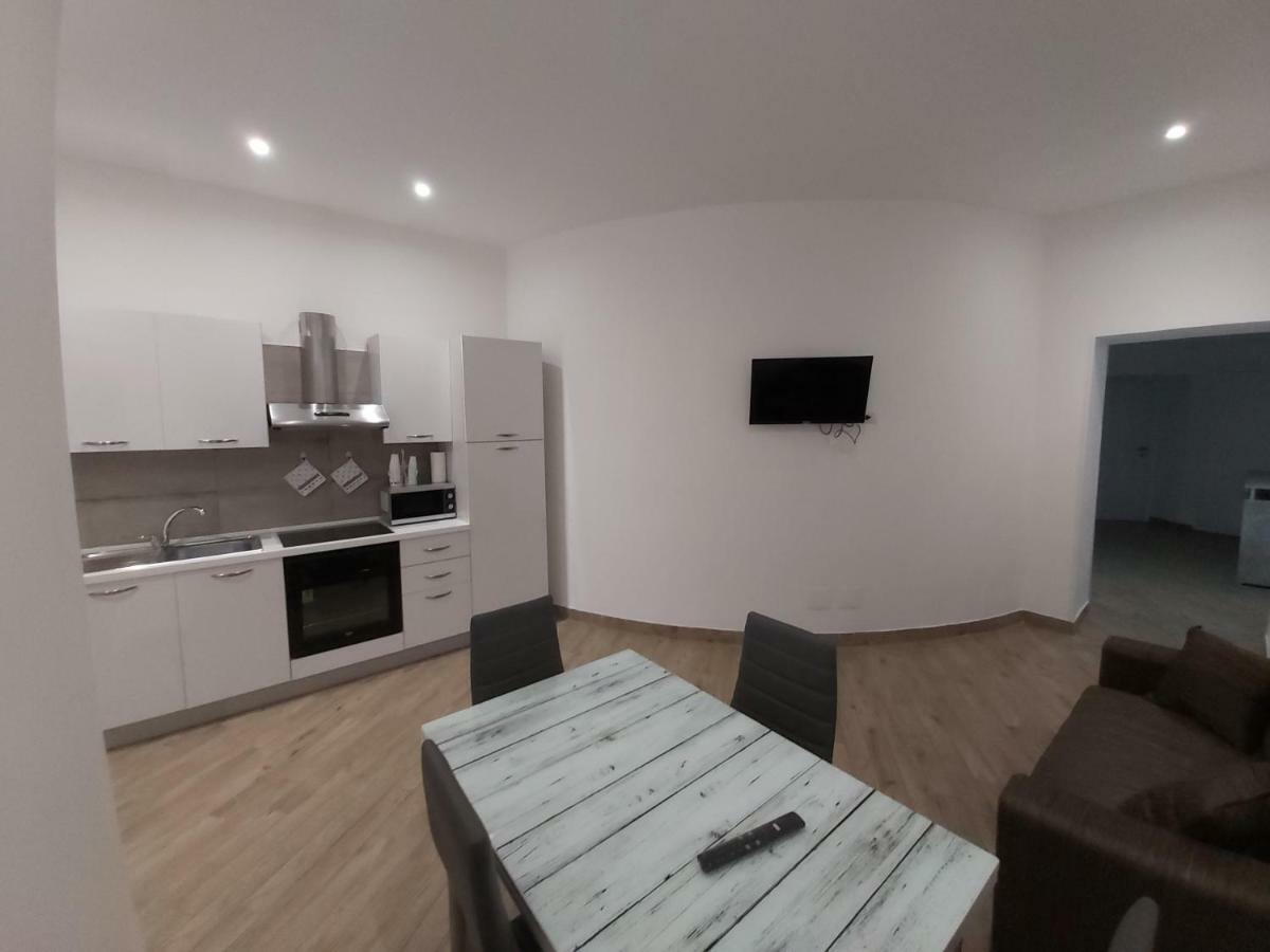 Dormire A Napoli Centro Holiday House Casa Vacanza ภายนอก รูปภาพ