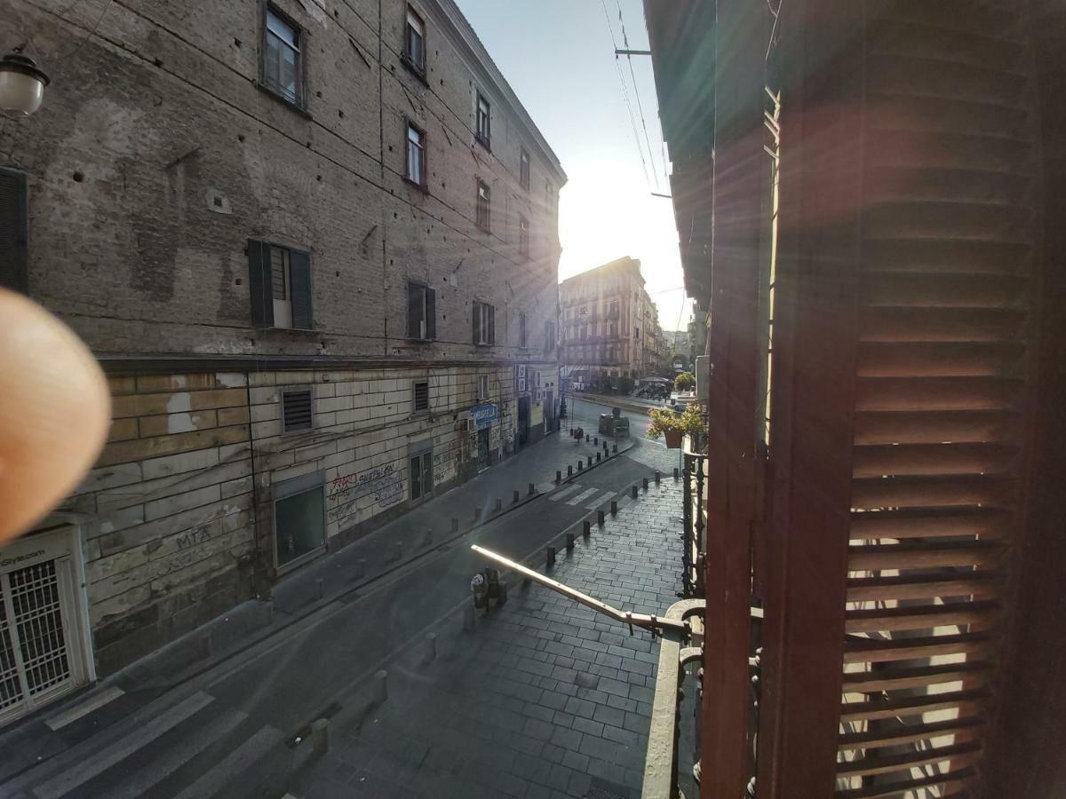 Dormire A Napoli Centro Holiday House Casa Vacanza ภายนอก รูปภาพ